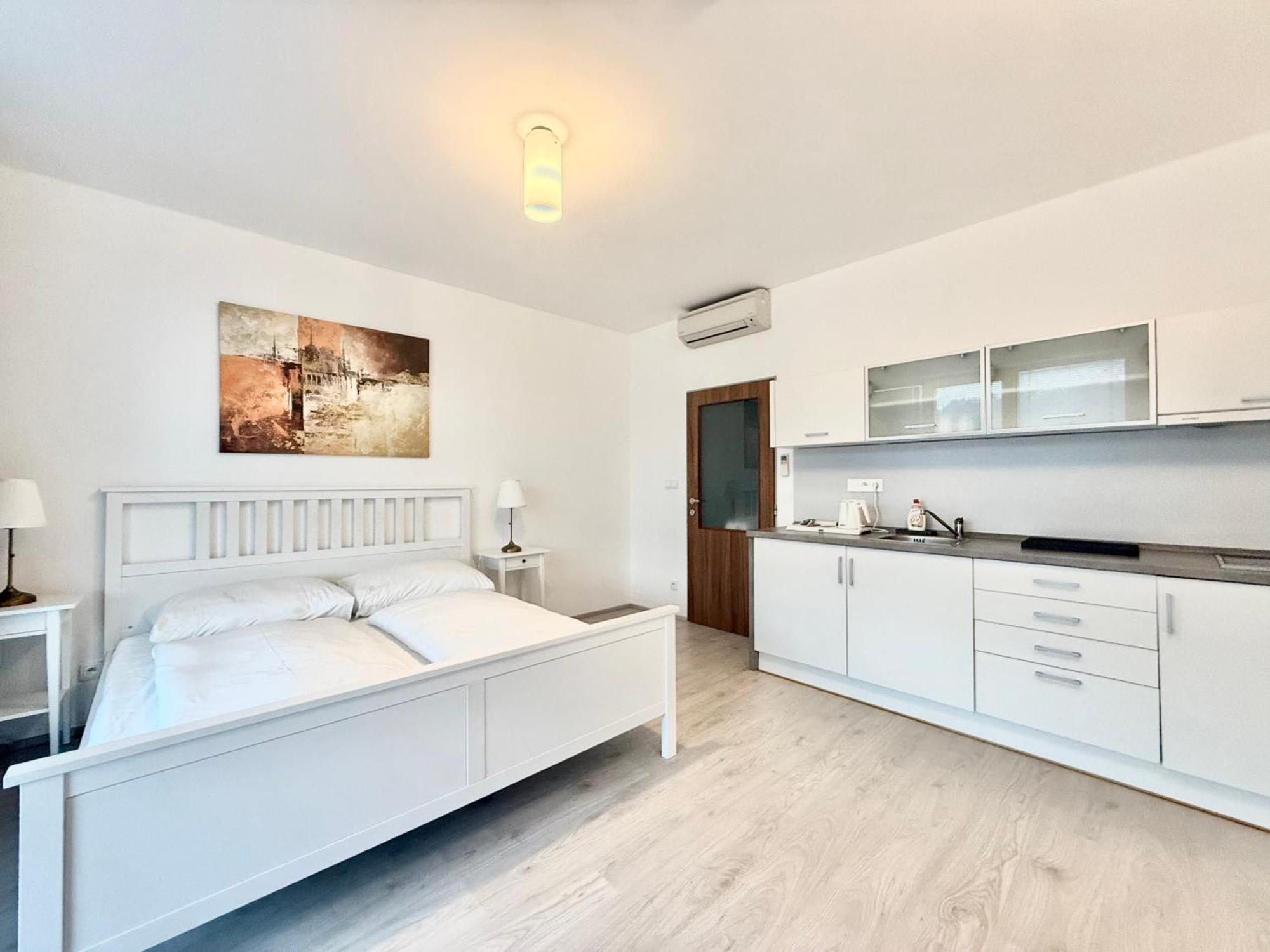 Balu Apartments Praha Bagian luar foto